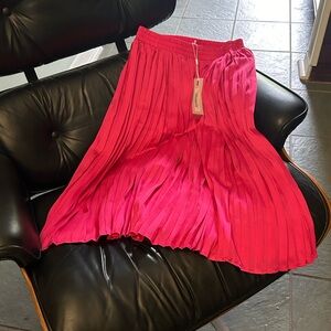 Endless Rose beautiful pleated skirt